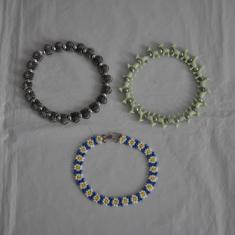 Lot 3 Bracelets Trrtlz Gray Monkeys Green Giraffes Blue White Yellow Chamomiles
